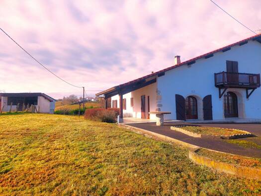 Appartement à vendre 241 500 € 4 pièces 3 chambres 100 m² Guiche 64520