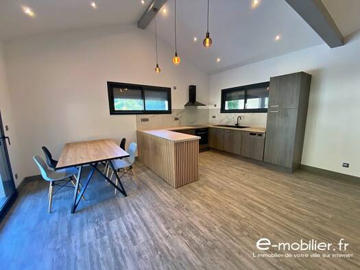 Appartement à louer 1 350 € 4 pièces 3 chambres 99,4 m² Étage 2/2 Grand-Aigueblanche 73260