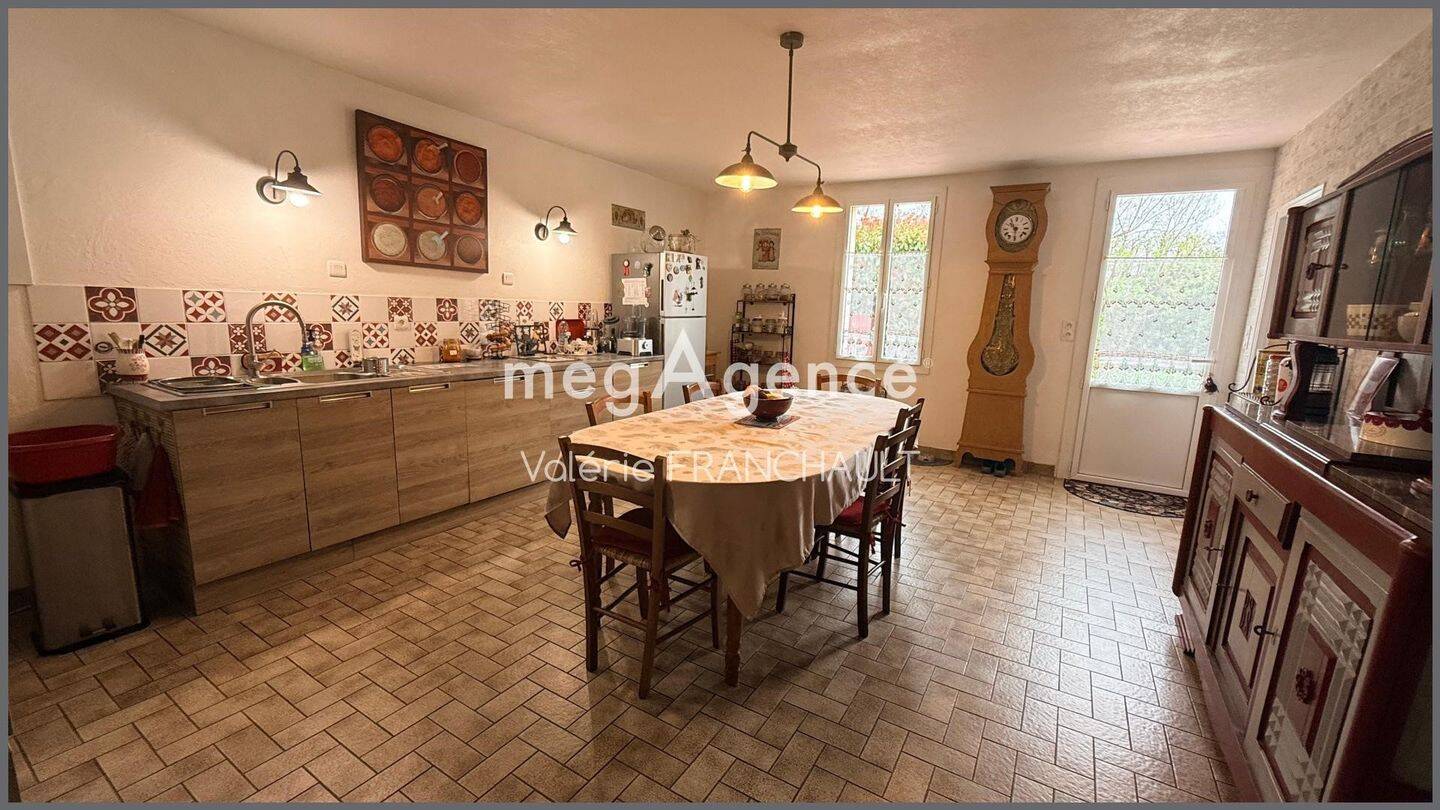 Maison à vendre, 215m², SAINT LAURENT DE LA SALLE