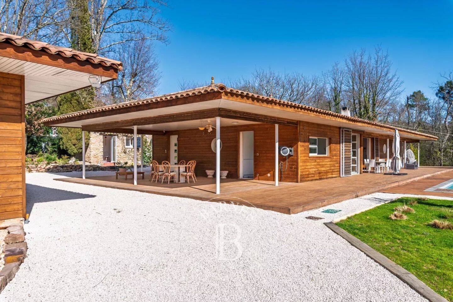 Maison à vendre, 250m², BAGNOLS EN FORET