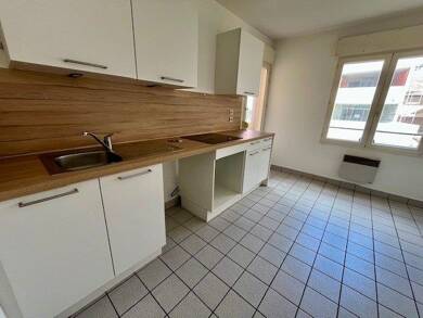 Appartement à louer 740 € 4 pièces 3 chambres 88 m² 1er étage Feurs 42110