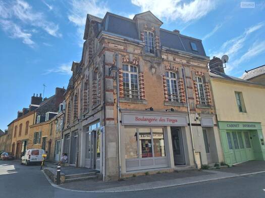 Immeuble à vendre 136 500 € 350 m² Chailland 53420