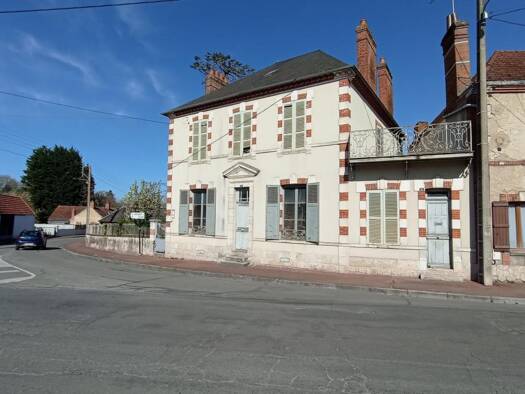 Maison à vendre 120 000 € 7 pièces 5 chambres 202 m² 1 378 m² de terrain Lorris 45260