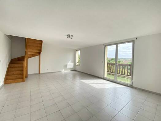 Appartement à vendre 160 000 € 4 pièces 3 chambres 94 m² Étage 1/1 Avignonet-Lauragais 31290