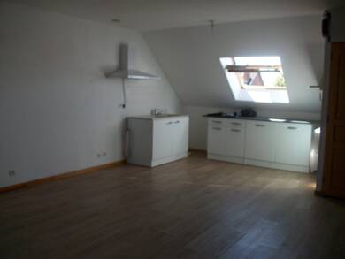 Appartement à louer 560 € 3 pièces 2 chambres 75,4 m² 2ème étage Viry-Noureuil 02300