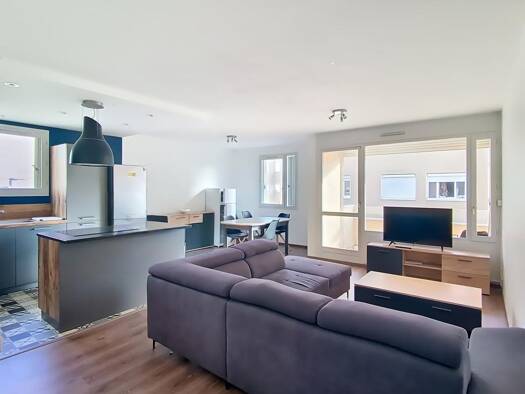 Appartement à louer 1 115 € 5 pièces 4 chambres 101,7 m² 1er étage Oiselet la Grive Bourgoin-Jallieu 38300