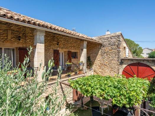 Maison à vendre 285 000 € 4 pièces 3 chambres 154 m² 363 m² de terrain Centre Est Uzès 30700