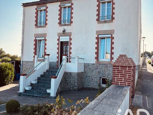 Maison à vendre 178 500 € 5 pièces 3 chambres 98 m² 236 m² de terrain Les Epesses 85590