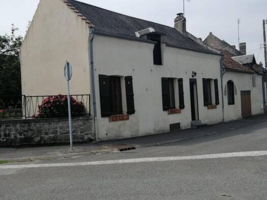 Maison à vendre 144 900 € 6 pièces 4 chambres 164 m² 497 m² de terrain Ribemont 02240