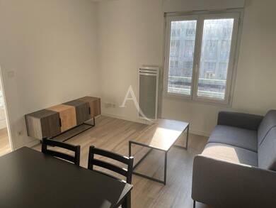 Appartement à louer 650 € 2 pièces 1 chambre 30 m² 3ème étage Nantes 44000