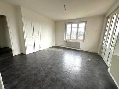 Appartement à louer 653 € 3 pièces 2 chambres 67,5 m² Étage 2/1 Centre Ville Grigny 69520