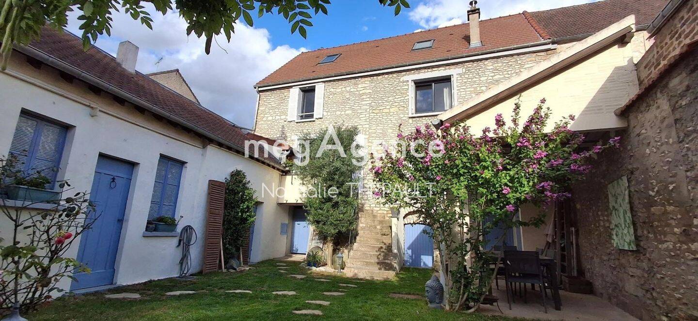 Maison à vendre, 138m², FOLLAINVILLE DENNEMONT