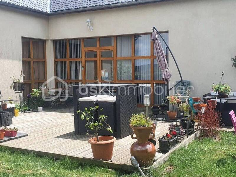 Maison à vendre, 435m², BESSE ET SAINT ANASTAISE