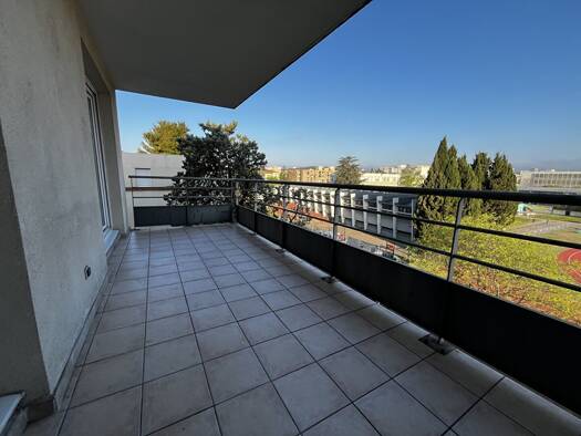 Appartement à vendre 109 000 € 2 pièces 1 chambre 37 m² Étage 4/5 Capouchiné Nimes 30000