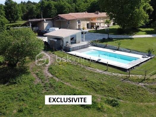 Ferme à vendre 527 000 € 10 pièces 4 chambres 379 m² 18 000 m² de terrain Libourne 33500