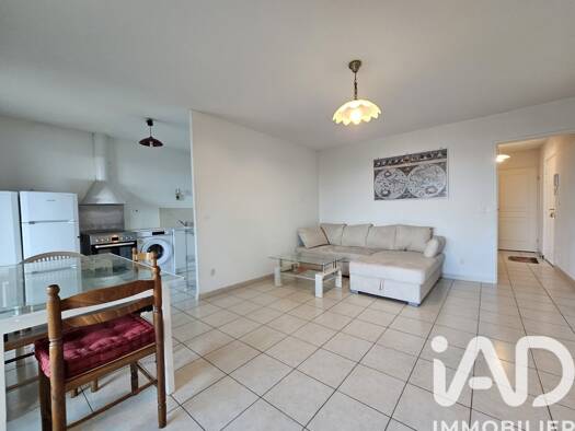 Appartement à vendre 190 000 € 3 pièces 2 chambres 65 m² 3 étages Sud Le Luc 83340