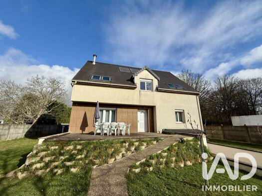 Maison à vendre 660 000 € 8 pièces 7 chambres 182 m² 595 m² de terrain La Procession-Fort Sucy-en-Brie 94370