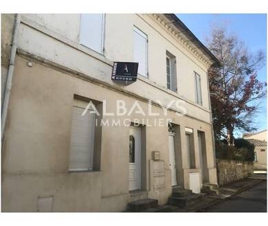 Appartement à louer 670 € 3 pièces 2 chambres 78 m² RDC/2 Lussac 33570