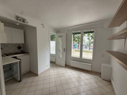 Appartement à vendre 148 000 € 1 pièce 14 m² Étage 1/5 République-Saint Ambroise Paris 11ème arrondissement 75011