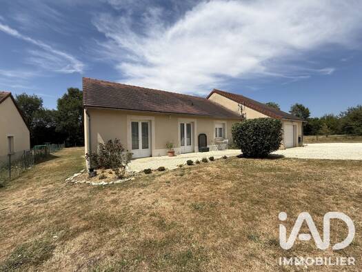 Maison de plain-pied à vendre 163 000 € 4 pièces 3 chambres 110 m² 2 200 m² de terrain Chenevelles 86450