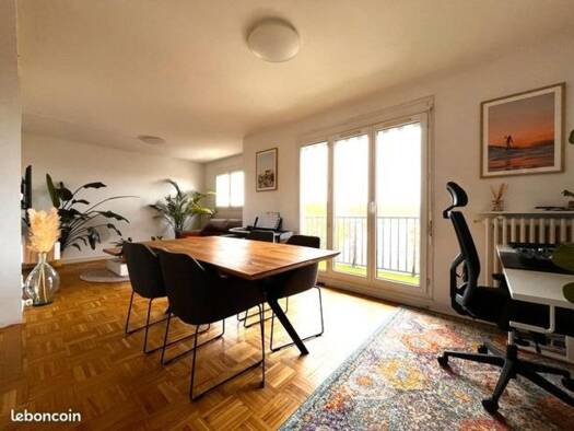 Appartement à vendre 208 000 € 4 pièces 2 chambres 66 m² Étage 6/7 Chemin Vert-Europe Reims 51100