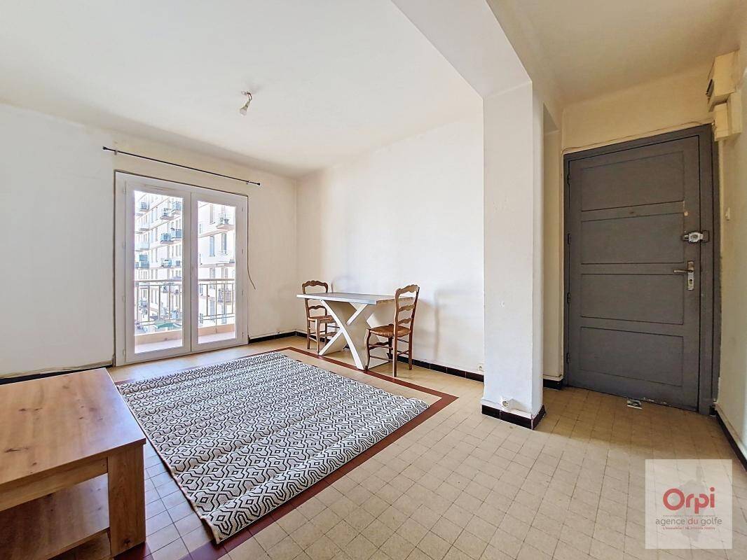 Maison à louer, 51m², AJACCIO