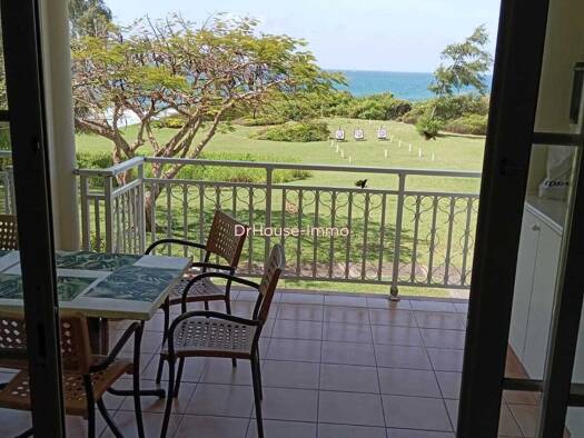 Appartement à vendre 299 900 € 2 pièces 2 chambres 50 m² Étage 2/3 Sainte-Anne 97180