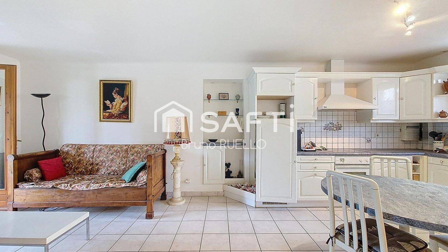 Maison à vendre, 117m², SAINT GENIS DES FONTAINES