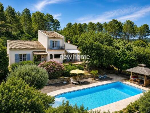 Maison à vendre 860 000 € 6 pièces 5 chambres 176 m² 12 860 m² de terrain Flayosc 83780