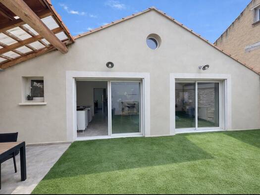 Appartement à vendre 270 000 € 3 pièces 2 chambres 83 m² Étage 1/1 Nord Châteaurenard 13160