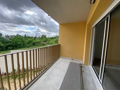 Appartement à louer 874 € 3 pièces 2 chambres 65 m² 2ème étage Rechèvres-Bas Menus-Boulevard Chartres 28000