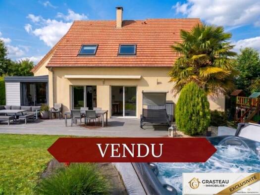 Maison à vendre 399 500 € 8 pièces 5 chambres 178 m² 769 m² de terrain La Bazoge 72650