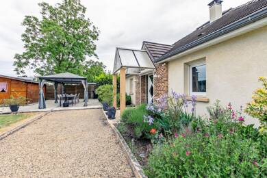 Maison de plain-pied à vendre 293 000 € 4 pièces 3 chambres 166 m² 1 969 m² de terrain Quessy Centre Tergnier 02700