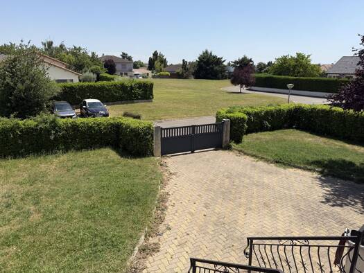 Maison à vendre 359 000 € 5 pièces 3 chambres 97 m² 813 m² de terrain Vurey Genas 69740