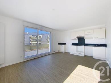 Appartement à louer 1 100 € 5 pièces 3 chambres 82,7 m² 1er étage Tours 37100