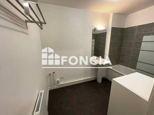 Appartement à louer 950 € 3 pièces 2 chambres 54,6 m² Étage 1/4 Centre-Entre Deux Gares Mantes-la-Ville 78711