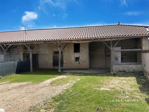 Maison à vendre 240 000 € 7 pièces 4 chambres 215,14 m² 658 m² de terrain Saint-Cyr-sur-Menthon 01380