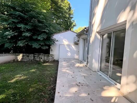 Appartement à vendre 291 000 € 4 pièces 3 chambres 129,2 m² RDC Jonquières-Saint-Vincent 30300