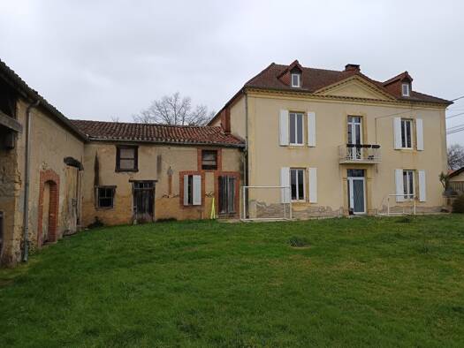Ferme à vendre 215 000 € 7 pièces 5 chambres 260 m² 13 356 m² de terrain Viella 32400