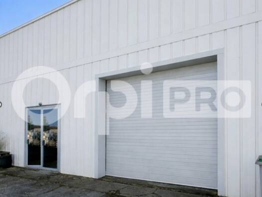 Local d'activités à louer 1 200 € 200 m² d'espace de stockage Soissons 02200