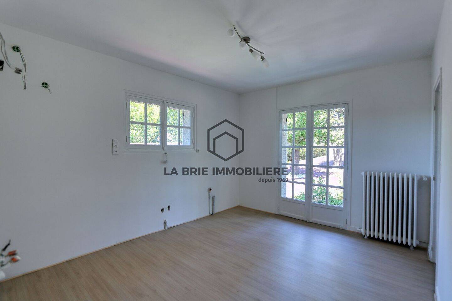 Maison à vendre, 193m², MANDRES LES ROSES