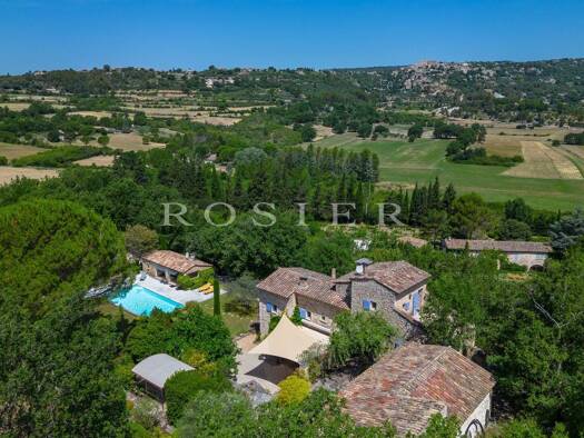 Maison à vendre 1 850 000 € 11 pièces 6 chambres 345 m² 10 147 m² de terrain Gordes 84220