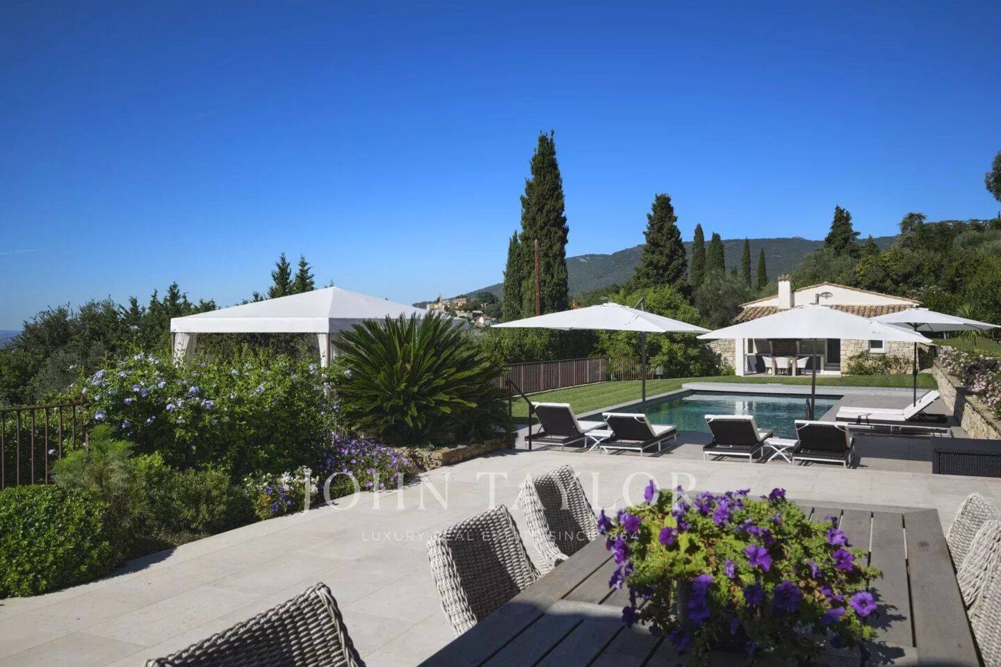 Maison à vendre, 391m², CHATEAUNEUF DE GRASSE