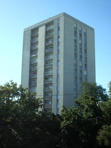 Appartement à louer 735 € 4 pièces 3 chambres 73 m² 11ème étage Keroman-Merville Lorient 56100
