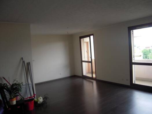 Appartement à louer 940 € 2 pièces 1 chambre 54 m² Milliaire-Prés de Saint Pierre Thionville 57100