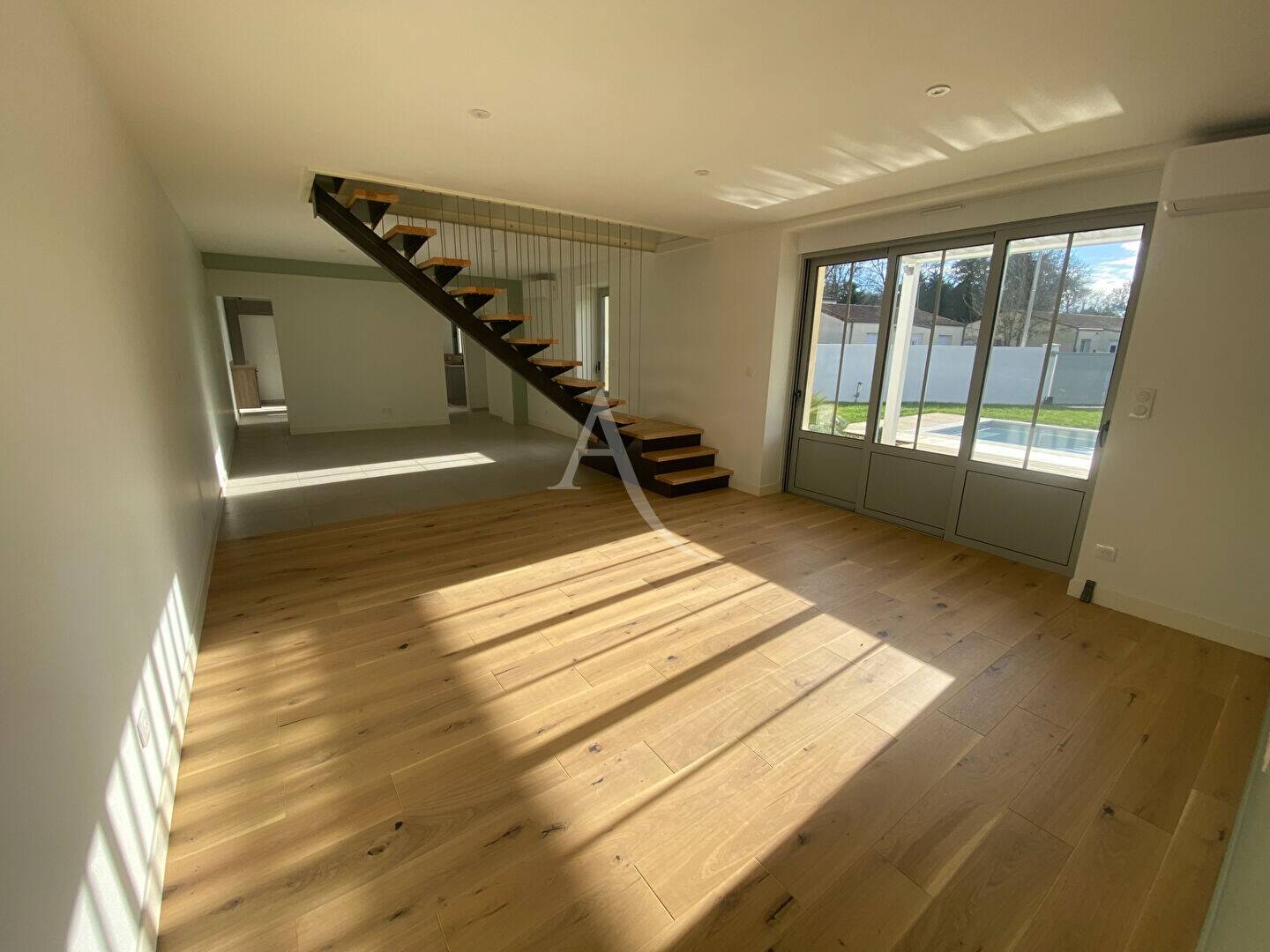 Maison à vendre, 176m², SAINT LAURENT DE LA PREE