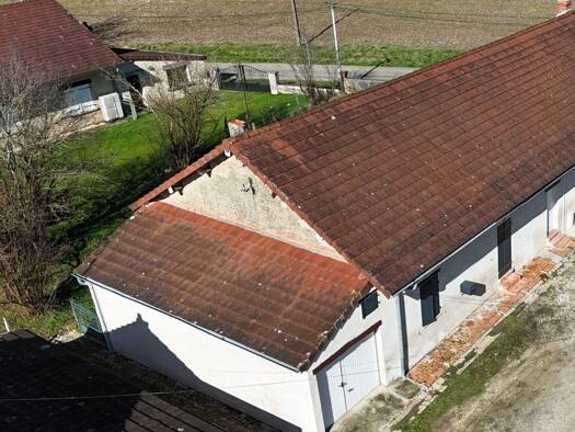 Maison à vendre 109 000 € 4 pièces 2 chambres 75 m² 252 m² de terrain Savigny-en-Revermont 71580