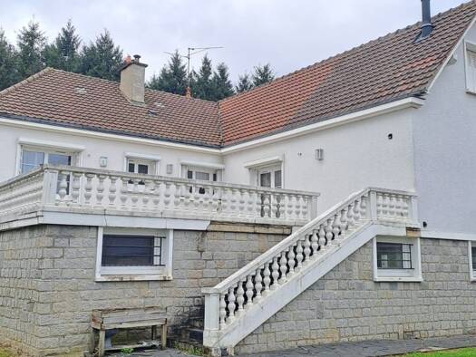 Maison à vendre 182 875 € 6 pièces 4 chambres 242 m² 1 249 m² de terrain Damigny 61250