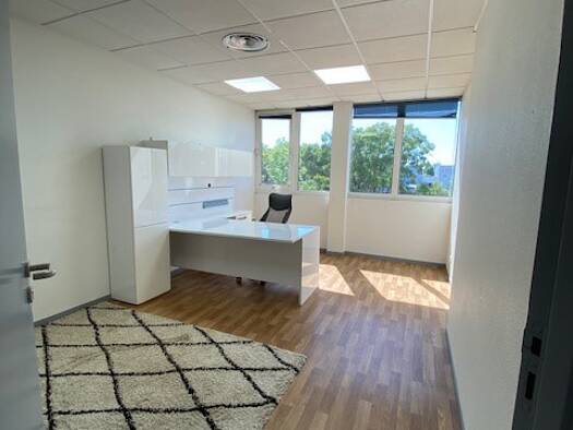 Espace bureau à louer 1 700 € 149 m² de bureaux Centre Ville-Piquey Merignac 33700