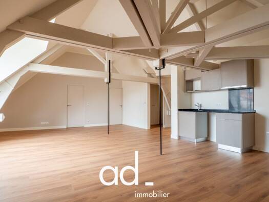 Appartement à louer - Première occupation 1 200 € 2 pièces 1 chambre 73,1 m² Étage 2/2 Centre Ville La Rochelle 17000